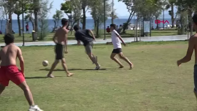 Konyaaltı sahili doldu Konyaaltı sahili doldu