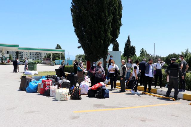 lastik patladi yalani ile 24 yolcuyu tem in 2 14155301 o