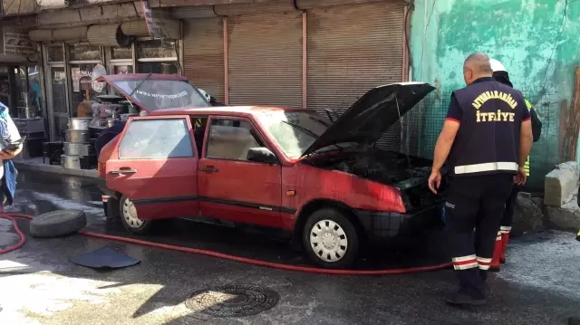 Seyir halindeki LPG'li araç bir anda alev aldı Seyir halindeki LPG'li araç bir anda alev aldı