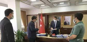 Toki: Sinop Valisi Karaömeroğlu Kent Meydanı Millet Bahçesi Projesi'ne ilişkin bilgi aldı Toki: Sinop Valisi Karaömeroğlu Kent Meydanı Millet Bahçesi Projesi'ne ilişkin bilgi aldı