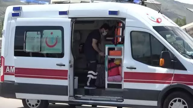 Sivas'ta zincirleme trafik kazası: 3 yaralı Sivas'ta zincirleme trafik kazası: 3 yaralı
