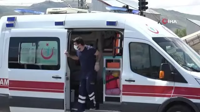 Sivas'ta zincirleme trafik kazası: 3 yaralı Sivas'ta zincirleme trafik kazası: 3 yaralı
