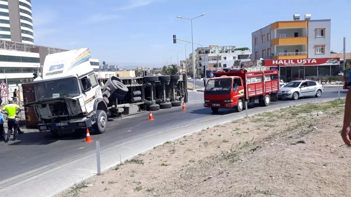 Tarsus�ta tır devrildi sürücüsü yaralandı Haberler