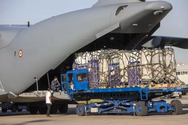 Türkiye'den Hindistan'a Kovid-19'la mücadele için tıbbi yardım desteği Türkiye'den Hindistan'a Kovid-19'la mücadele için tıbbi yardım desteği
