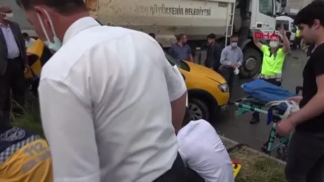 VAN'DA ZİNCİRLEME KAZA 1'İ AĞIR 4 YARALI VAN'DA ZİNCİRLEME KAZA 1'İ AĞIR 4 YARALI