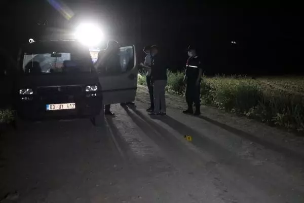 Son dakika haberi... AFYONKARAHİSAR'DA YASAK AŞK ŞÜPHESİ SİLAHLI KAVGAYA DÖNÜŞTÜ: 1 ÖLÜ, 1 YARALI Son dakika haberi... AFYONKARAHİSAR'DA YASAK AŞK ŞÜPHESİ SİLAHLI KAVGAYA DÖNÜŞTÜ: 1 ÖLÜ, 1 YARALI