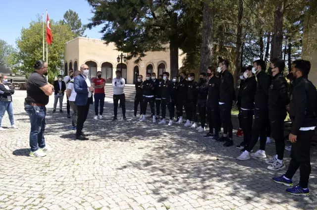 Yunusemrespor Kulübünden Yunus Emre türbesine ziyaret