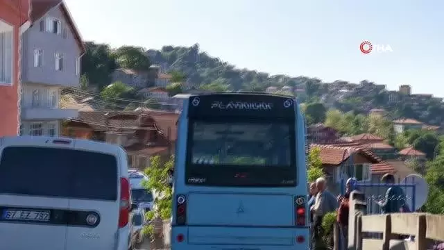 Zonguldak'ta 2 kişi araçta silahla vurulmuş halde bulundu Zonguldak'ta 2 kişi araçta silahla vurulmuş halde bulundu