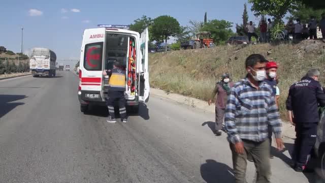Son dakika haber! 3 aracın karıştığı trafik kazasında 1'i çocuk 3 kişi yaralandı