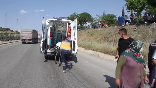Son dakika haber! 3 aracın karıştığı trafik kazasında 1'i çocuk 3 kişi yaralandı