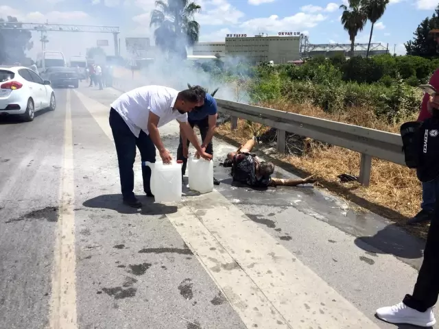 Mersin'de alevler arasında kalan araçtan yanarak çıkan sürücü öldü Mersin'de alevler arasında kalan araçtan yanarak çıkan sürücü öldü