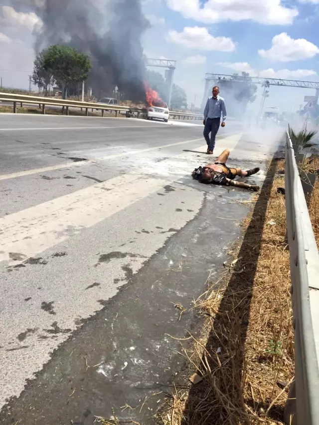 Mersin'de alevler arasında kalan araçtan yanarak çıkan sürücü öldü Mersin'de alevler arasında kalan araçtan yanarak çıkan sürücü öldü