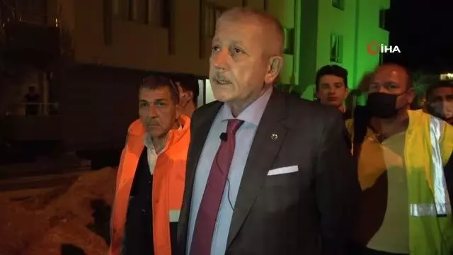 Amasya Belediye Başkanı Sarı: 'Biz su patlağı ararken yeni döşenmiş boru bulduk' Amasya Belediye Başkanı Sarı: 'Biz su patlağı ararken yeni döşenmiş boru bulduk'