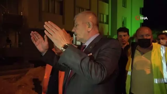 Amasya Belediye Başkanı Sarı: 'Biz su patlağı ararken yeni döşenmiş boru bulduk' Amasya Belediye Başkanı Sarı: 'Biz su patlağı ararken yeni döşenmiş boru bulduk'
