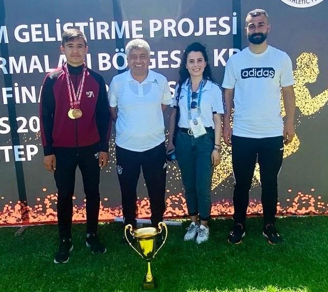 Başkan Ensari'den şampiyon sporcuya tebrik telefonu Başkan Ensari'den şampiyon sporcuya tebrik telefonu