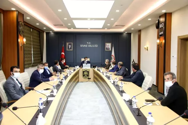 Çiftçiler yaralarına merhem arıyor