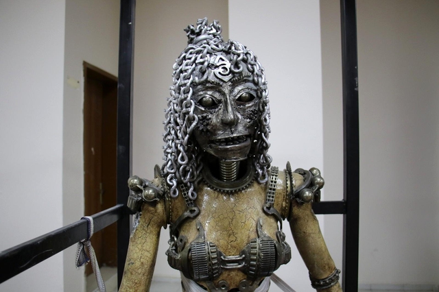 Her atık çöp değil, metali sanata çeviren 'Demir Adam' Her atık çöp değil, metali sanata çeviren 'Demir Adam'