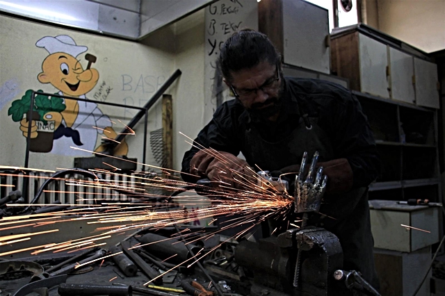 Her atık çöp değil, metali sanata çeviren 'Demir Adam' Her atık çöp değil, metali sanata çeviren 'Demir Adam'