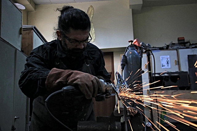 Her atık çöp değil, metali sanata çeviren 'Demir Adam' Her atık çöp değil, metali sanata çeviren 'Demir Adam'