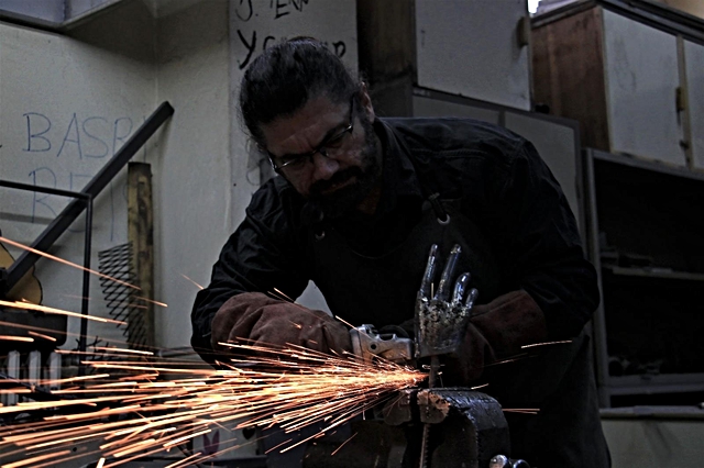 Her atık çöp değil, metali sanata çeviren 'Demir Adam' Her atık çöp değil, metali sanata çeviren 'Demir Adam'