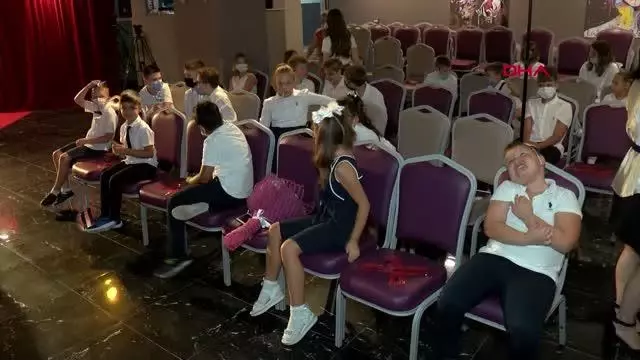 İlk karneyi Rus öğrenciler aldı İlk karneyi Rus öğrenciler aldı