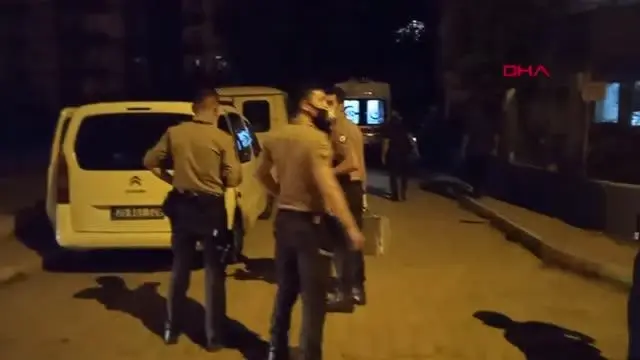 İzmir'de 9'uncu kattan düşen kişi hayatını kaybetti İzmir'de 9'uncu kattan düşen kişi hayatını kaybetti