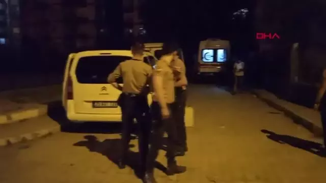 İzmir'de 9'uncu kattan düşen kişi hayatını kaybetti İzmir'de 9'uncu kattan düşen kişi hayatını kaybetti
