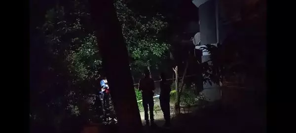İzmir'de 9'uncu kattan düşen kişi hayatını kaybetti İzmir'de 9'uncu kattan düşen kişi hayatını kaybetti