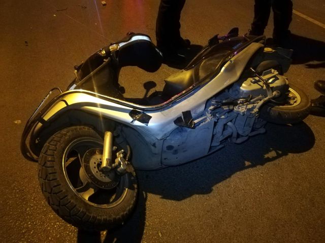 Beton mantar dubaya çarpan motosikletin sürücüsü öldü