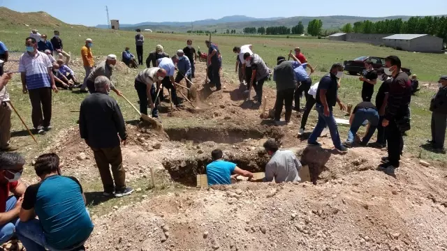 Kazada ölen babaanne ile 2 torunu yan yana toprağa verildi
