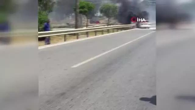 Mersin'de alevler arasında kalan araçtan yanarak çıkan sürücü öldü Mersin'de alevler arasında kalan araçtan yanarak çıkan sürücü öldü