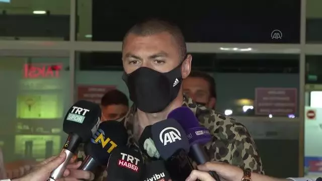 Fransa'da şampiyonluğa ulaşan Türk futbolcular, milli takım kampı için Antalya'ya geldi Fransa'da şampiyonluğa ulaşan Türk futbolcular, milli takım kampı için Antalya'ya geldi