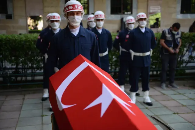 Son dakika haberi: Şehit İkmal Onbaşı Caner Ülüğ, memleketi Eskişehir'de son yolculuğa uğurlandı