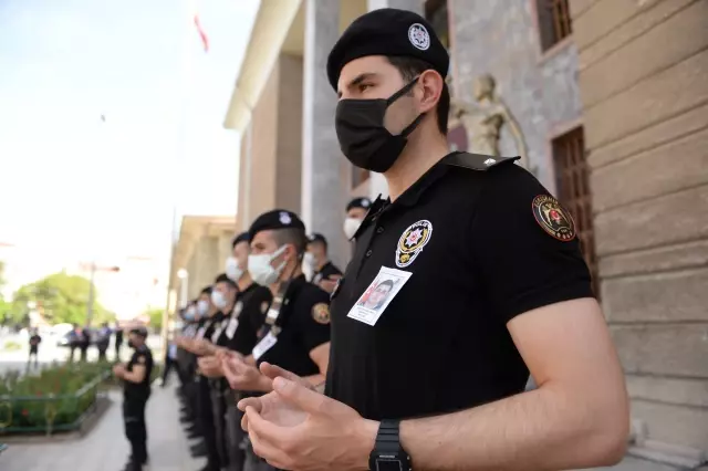 Son dakika haberi: Şehit İkmal Onbaşı Caner Ülüğ, memleketi Eskişehir'de son yolculuğa uğurlandı