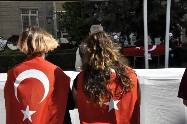 Şehit Onbaşı Caner Ülüğ gözyaşlarıyla son yolculuğuna uğurlandı