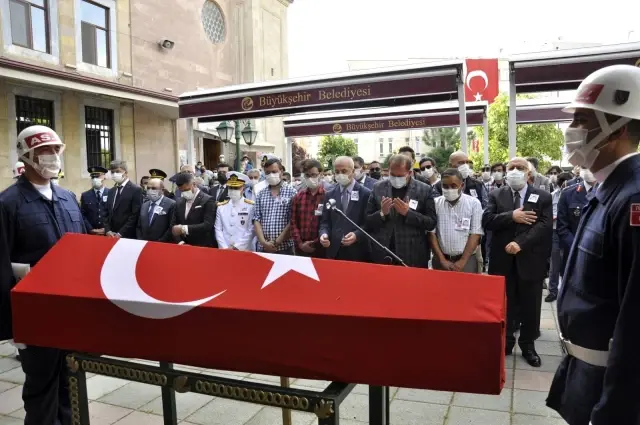 Şehit Onbaşı Caner Ülüğ gözyaşlarıyla son yolculuğuna uğurlandı