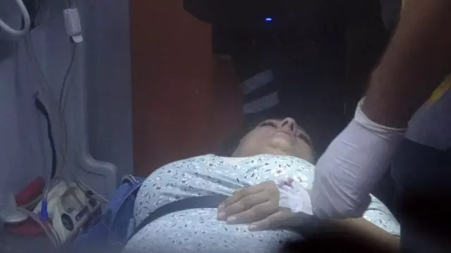 Tartıştığı sevgilisine dehşeti yaşattı...Sevgilisini ve arkadaşını evinin önünde kurşun yağmuruna tuttu Tartıştığı sevgilisine dehşeti yaşattı...Sevgilisini ve arkadaşını evinin önünde kurşun yağmuruna tuttu