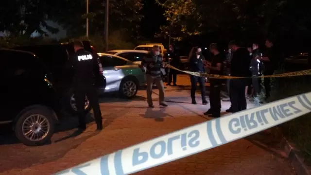 Tartıştığı sevgilisine dehşeti yaşattı...Sevgilisini ve arkadaşını evinin önünde kurşun yağmuruna tuttu Tartıştığı sevgilisine dehşeti yaşattı...Sevgilisini ve arkadaşını evinin önünde kurşun yağmuruna tuttu