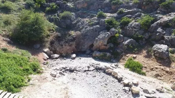 TOROSLARIN ETEĞİNDEKİ İVRİZ ÇAYI'NA BU YIL KAYNAĞINDAN SU AKMADI