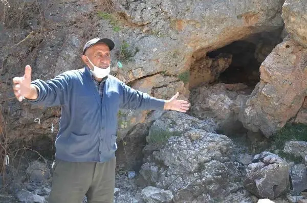 TOROSLARIN ETEĞİNDEKİ İVRİZ ÇAYI'NA BU YIL KAYNAĞINDAN SU AKMADI