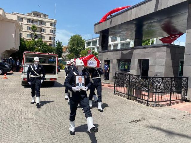 uygulama noktasinda otomobilin carptigi polis 6 14157462 o