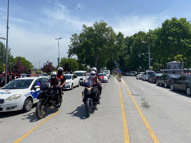 uygulama noktasinda otomobilin carptigi polis 7 14157462 o