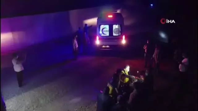 100 metrelik uçuruma düşen otomobildeki gencin cansız bedeni 2 saatlik çalışma ile çıkartıldı 100 metrelik uçuruma düşen otomobildeki gencin cansız bedeni 2 saatlik çalışma ile çıkartıldı