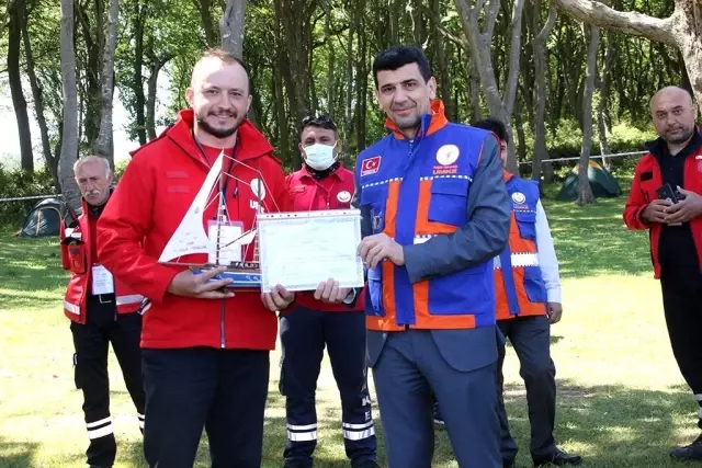 Afetlerde hayat kurtaran UMKE Sinop'ta 3 günlük tatbikat yaptı Afetlerde hayat kurtaran UMKE Sinop'ta 3 günlük tatbikat yaptı