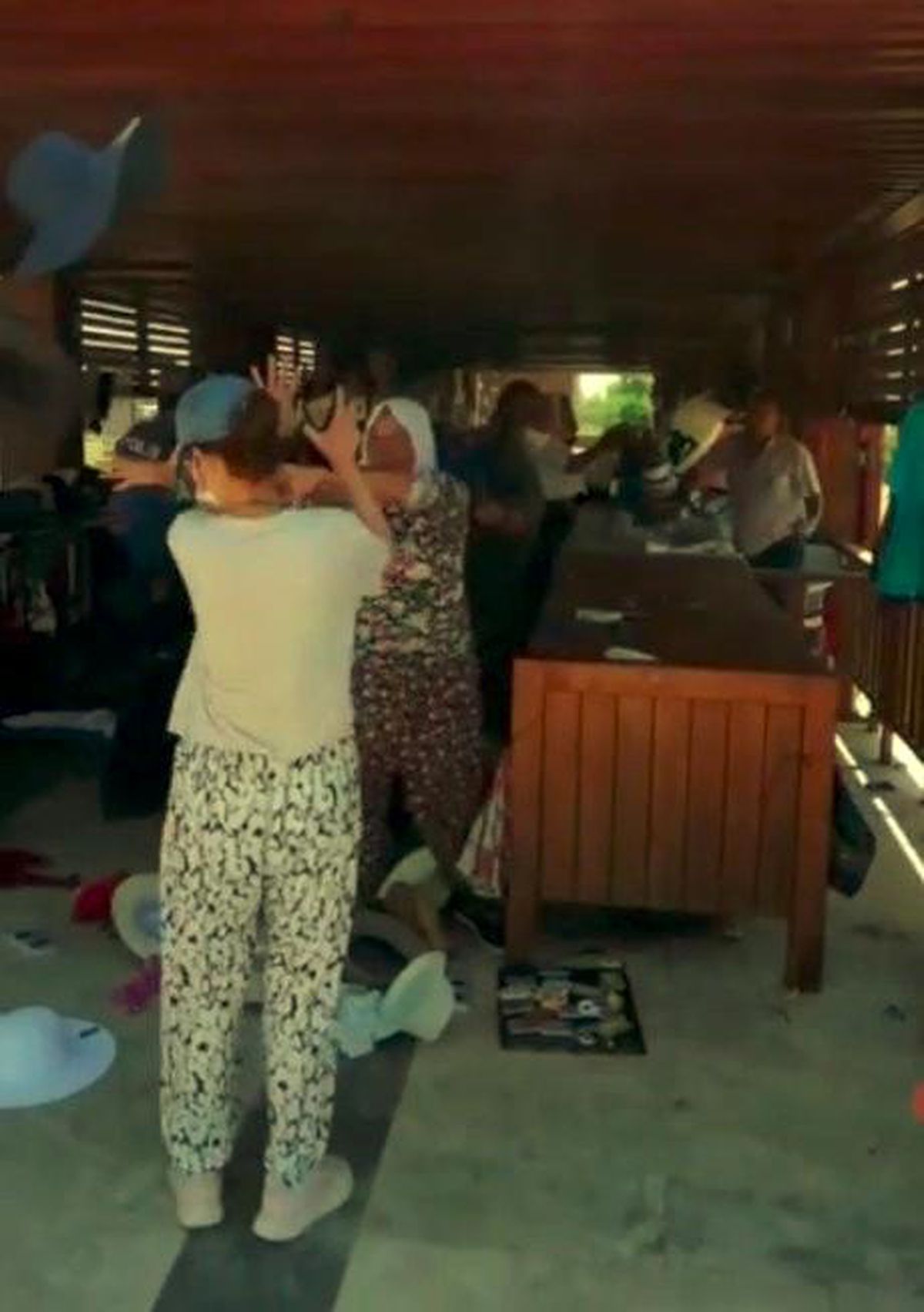Antik kentte hediyelik eşya satan kadınlar arasındaki yer tartışması kavgaya dönüştü