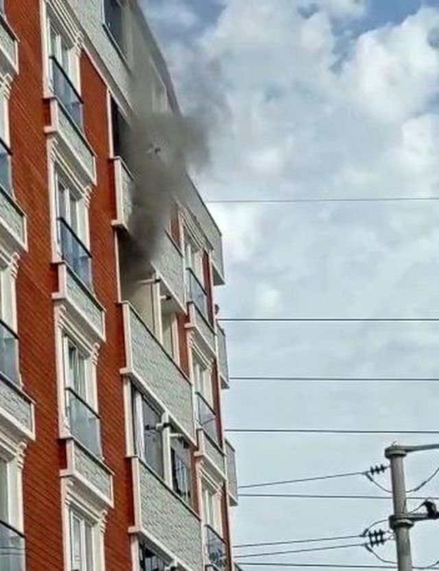 apartman dairesinde cikan yangin panige sebep 10 14161371 o