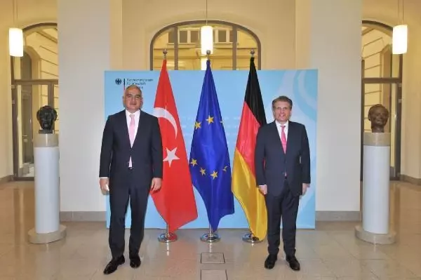 Son dakika haberi... Bakan Ersoy ve Cumhurbaşkanlığı Sözcüsü Kalın Almanya'da