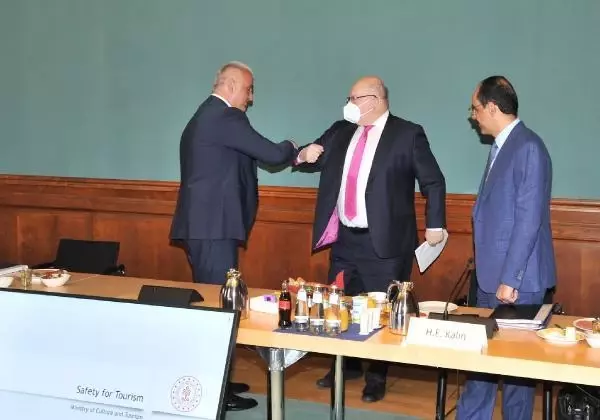 Son dakika haberi... Bakan Ersoy ve Cumhurbaşkanlığı Sözcüsü Kalın Almanya'da