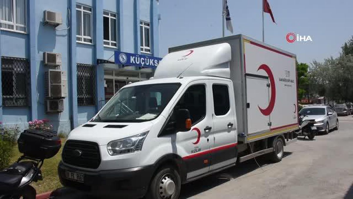 Esnaf ve vatandaşlardan Kızılay'dan kan desteği