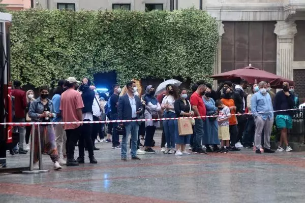 GALATA KULESİ'NDEN DÜŞEN 20 YAŞINDAKİ KADIN HAYATINI KAYBETTİ